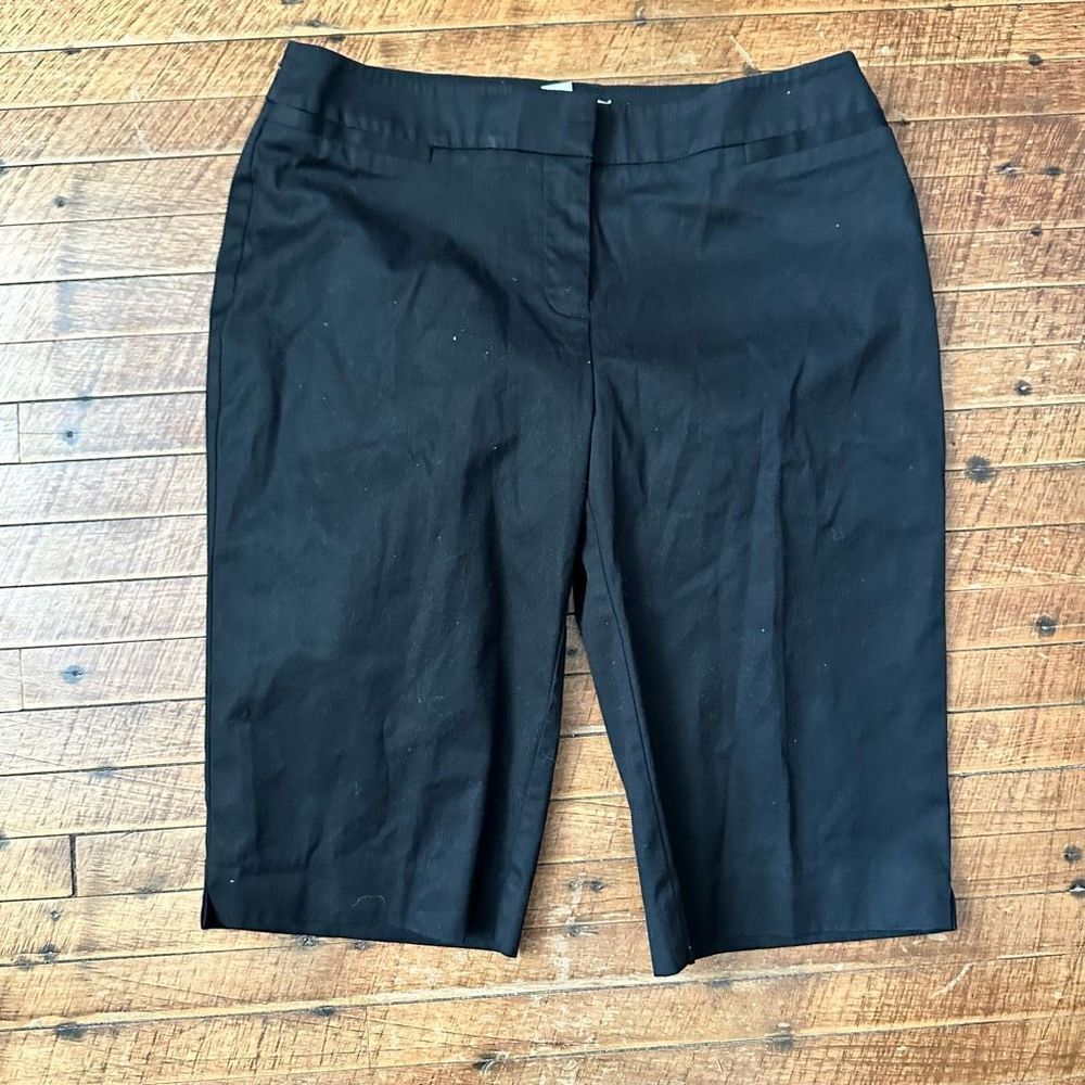 Chico’s 0/4 Black Stretchy Beachy Vacationcore Bermuda Shorts